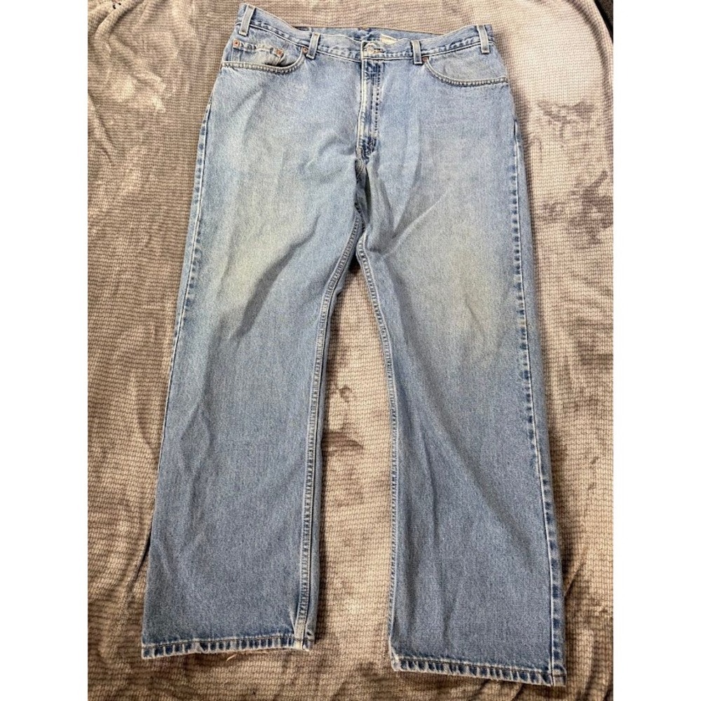 Vintage Levis 505 Regular Fit Straight Leg Jeans Light Wash Denim 40x30 Mens.